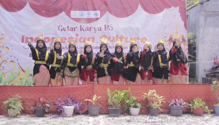 Indonesian Culture SMPIT Harapan Bunda: Wujud Pelestarian Budaya, Kepedulian Lingkungan