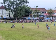 Merah Putih Berkibar, Senyum Warga Merebak di Bulan Kemerdekaan