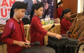 Tim Kentongan SDIT Harapan Bunda Bangkitkan Semangat Kebangsaan di Seminar JSIT Banyumas