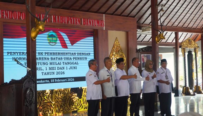 176 ASN Banyumas Terima SK Pensiun, Bupati Sampaikan Apresiasi atas Pengabdian