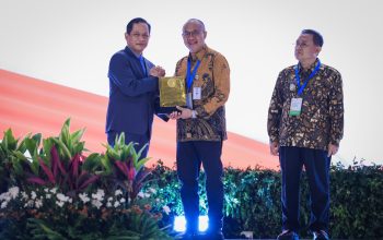 Banyumas Raih Sertifikat Menuju Kabupaten Bersih 2026