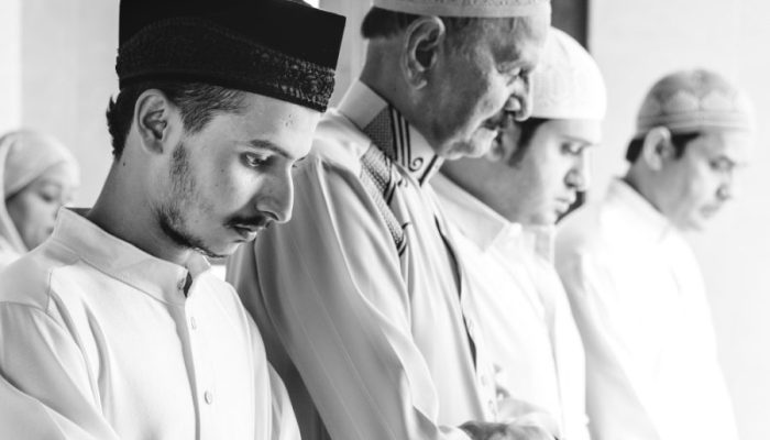 Mendirikan Shalat Sunnah saat Khutbah Jumat Berlangsung, Bolehkah?