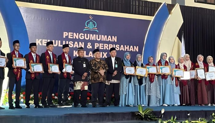 SMP ISTIQOMAH SAMBAS Raih Peringkat Nilai TKA SMP Tertinggi Se-Kabupaten Purbalingga dan Cetak Hafidz 25 Juz