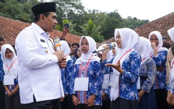 “Mimpi Saja Nggak Cukup”, Pesan Gus Yasin kepada Siswa Baru di Dayeuhluhur yang Baru Memulai Perjalanan