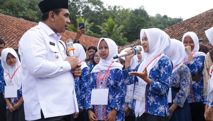 “Mimpi Saja Nggak Cukup”, Pesan Gus Yasin kepada Siswa Baru di Dayeuhluhur yang Baru Memulai Perjalanan