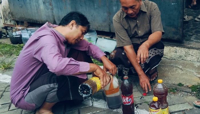 Sedekah Minyak Jelantah Sokong Kebutuhan Listrik Masjid di Banyumas